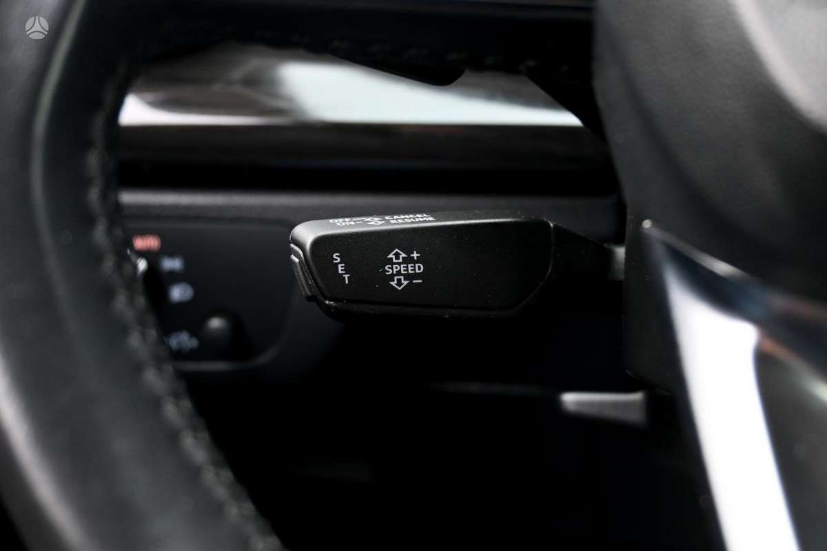 Audi Q5, 2.0 l., off-road / crossover
