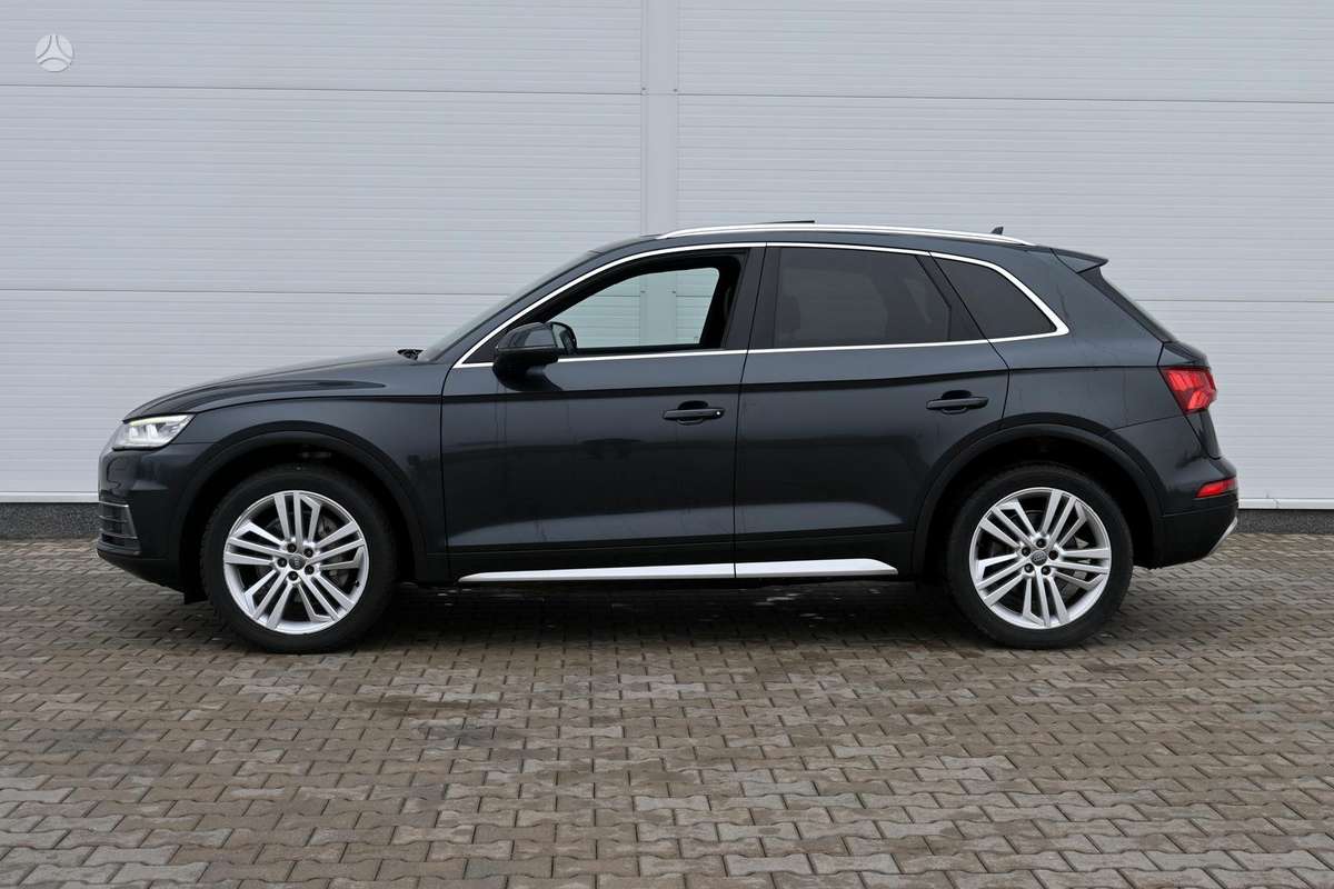 Audi Q5, 2.0 l., off-road / crossover