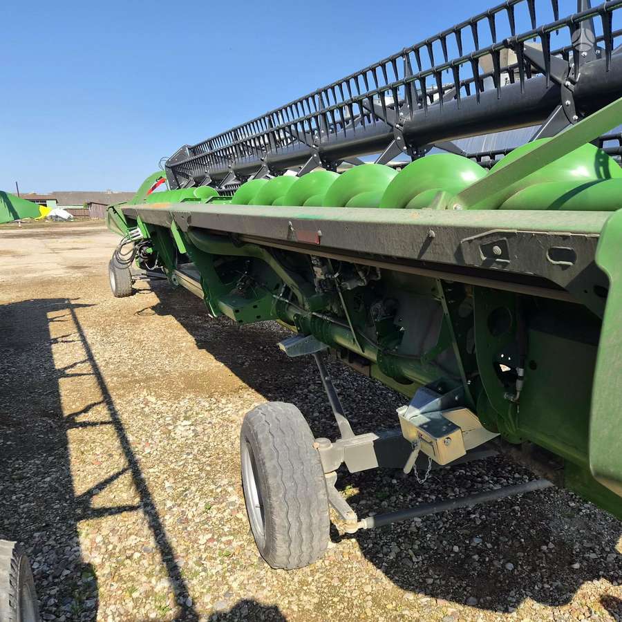 John Deere S790i, combine harvesters