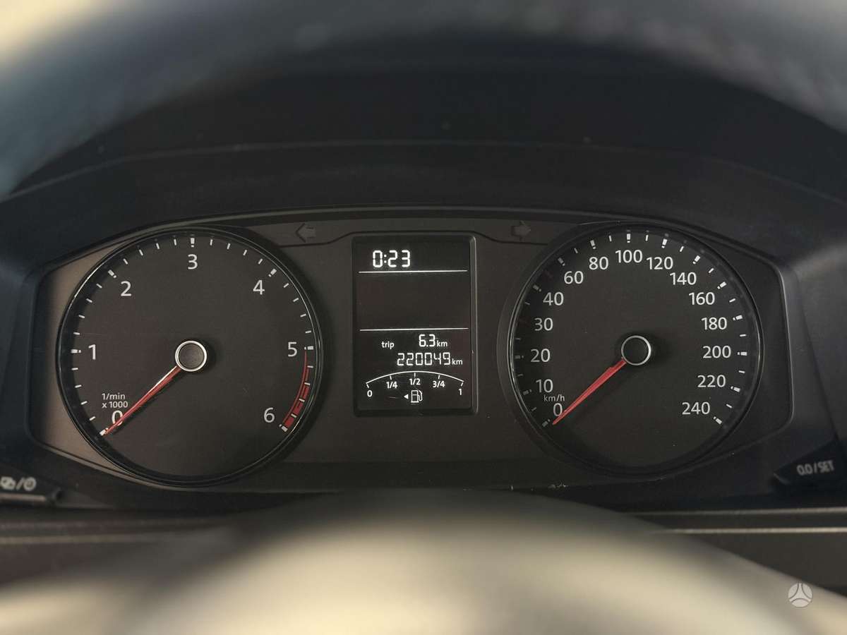 Volkswagen Transporter - 8