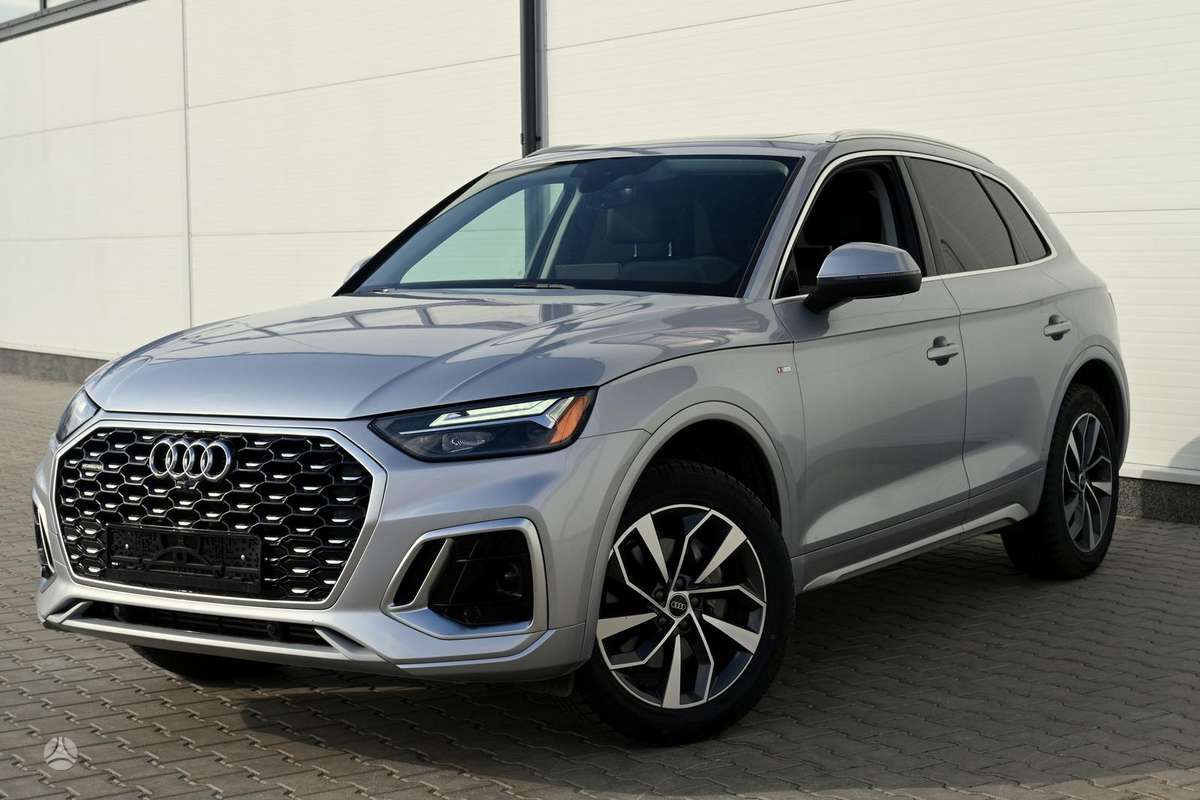 Audi Q5, 2.0 l., off-road / crossover