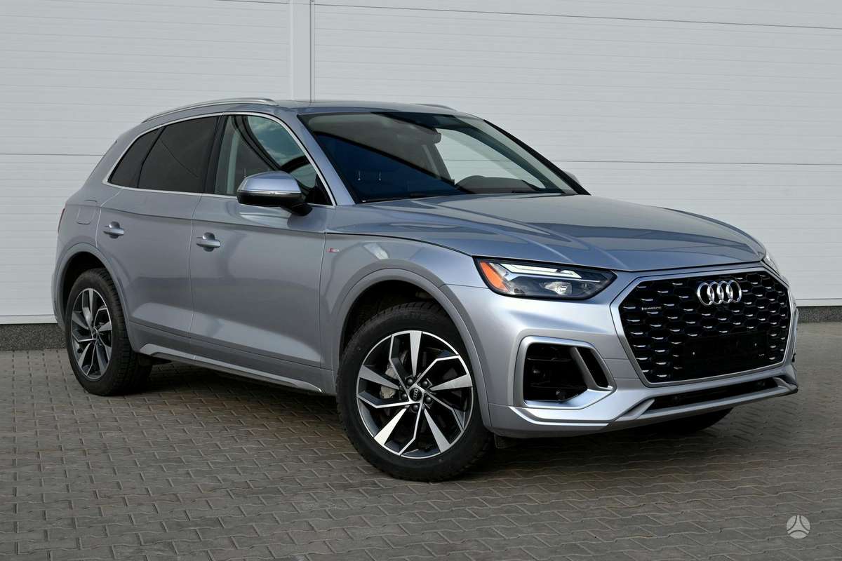 Audi Q5, 2.0 l., off-road / crossover