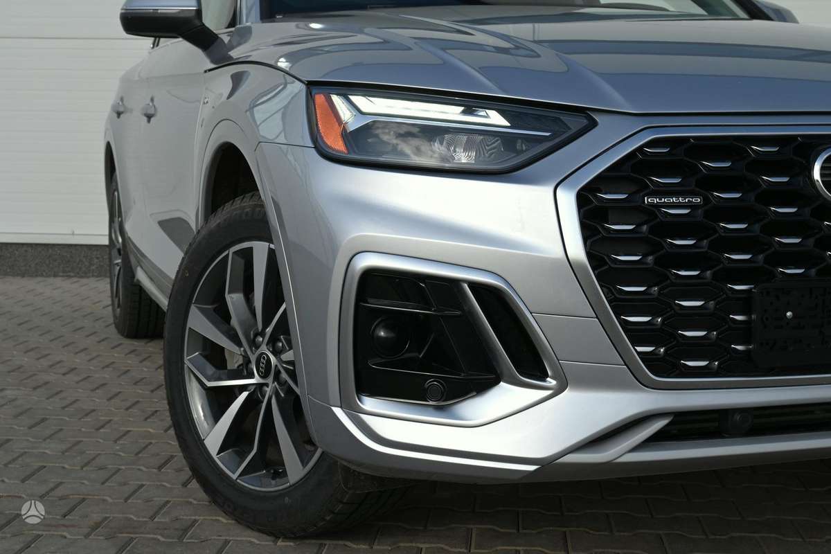 Audi Q5, 2.0 l., off-road / crossover