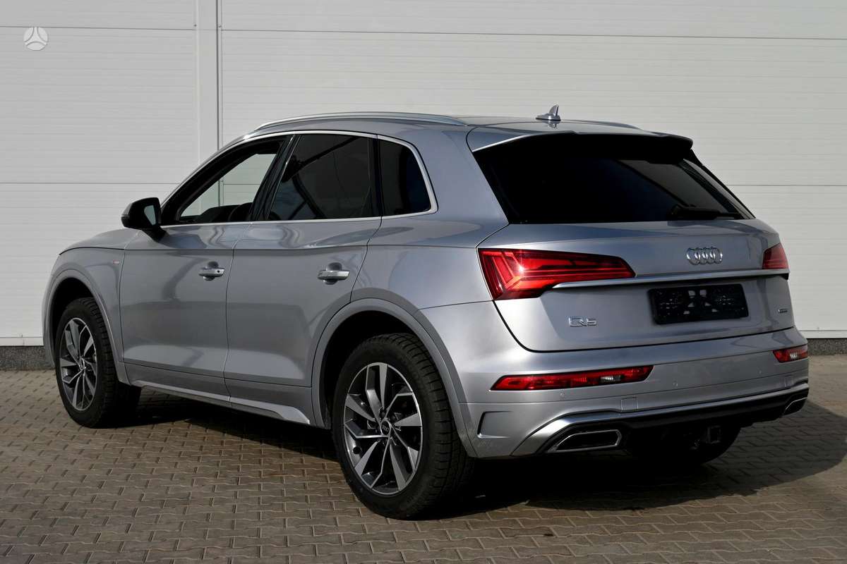 Audi Q5, 2.0 l., off-road / crossover