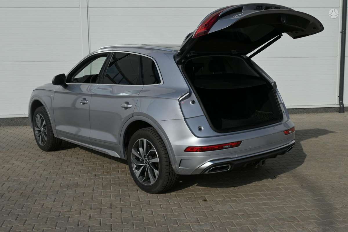 Audi Q5, 2.0 l., off-road / crossover