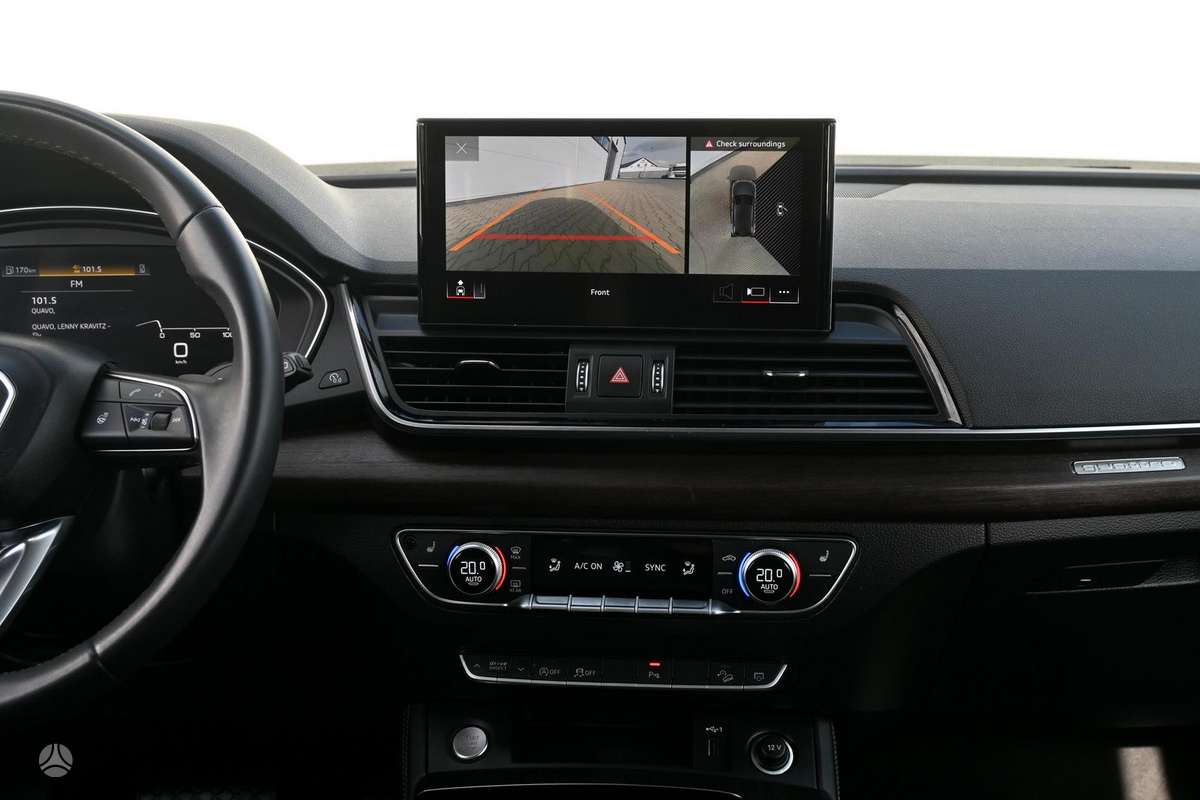Audi Q5, 2.0 l., off-road / crossover