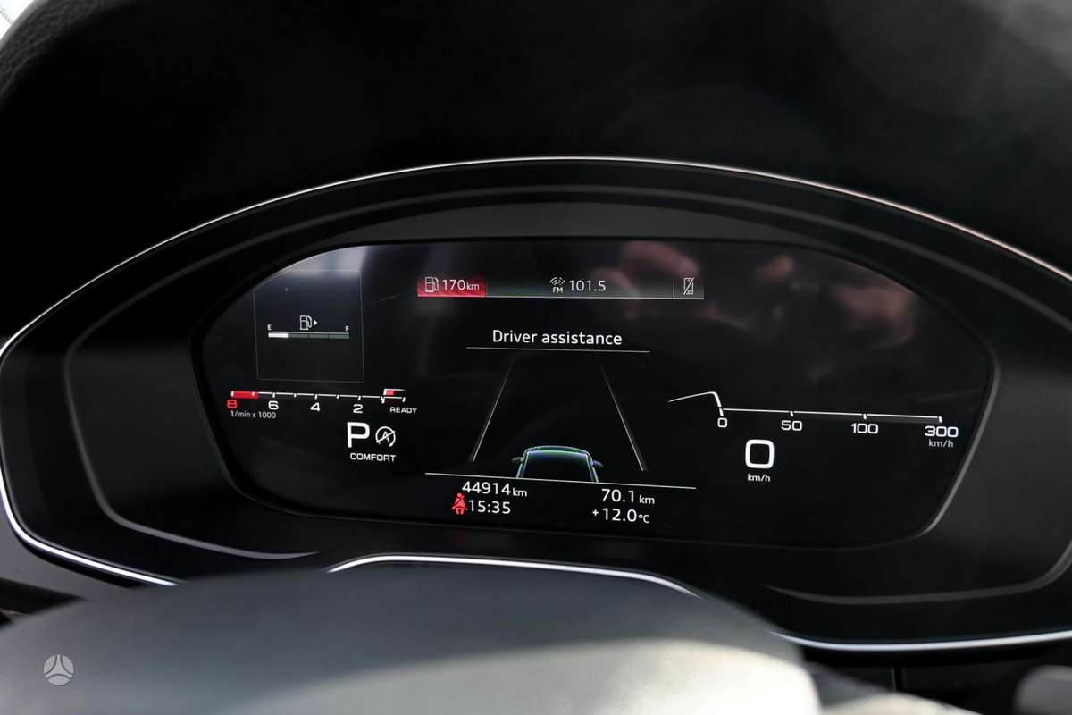 Audi Q5, 2.0 l., off-road / crossover
