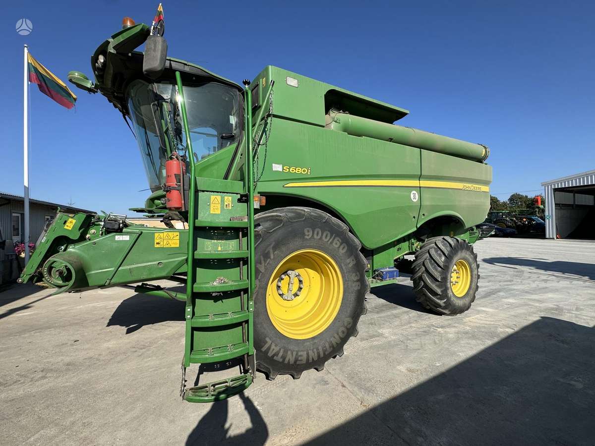 John Deere S680i, kombainai
