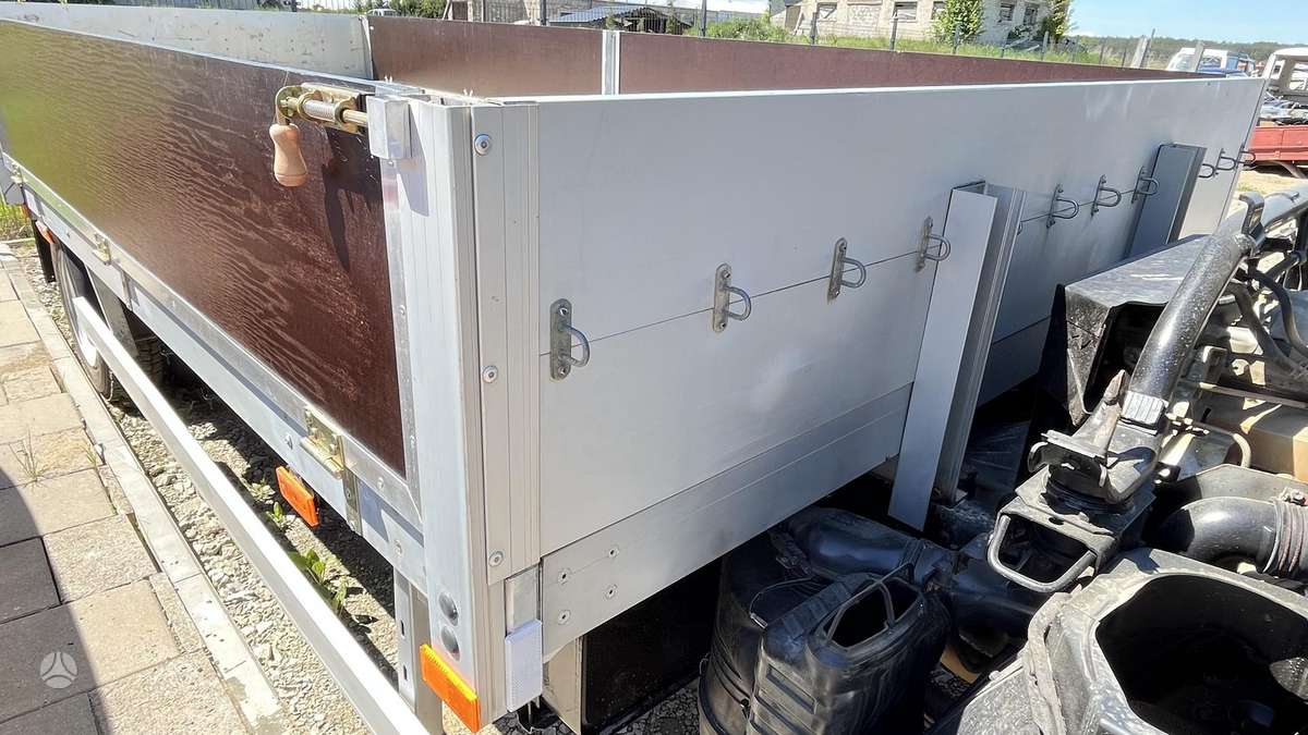 Mitsubishi Canter, dropside trucks