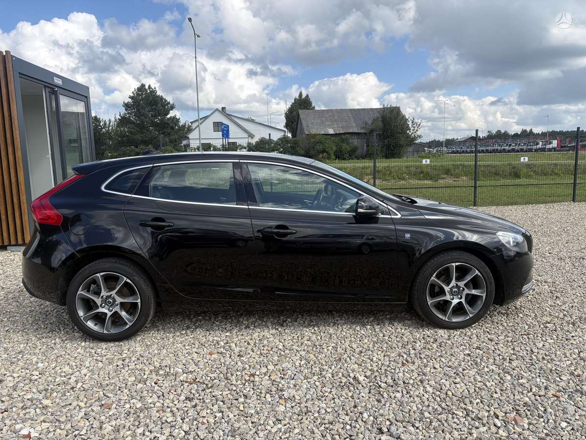 Volvo V40, 2.0 l., Хэтчбек