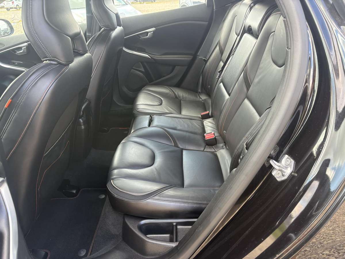 Volvo V40, 2.0 l., hatchback