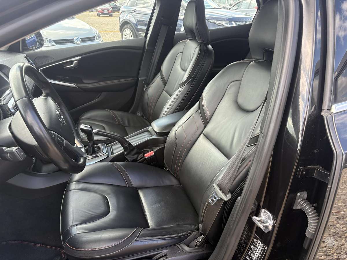 Volvo V40, 2.0 l., hatchback