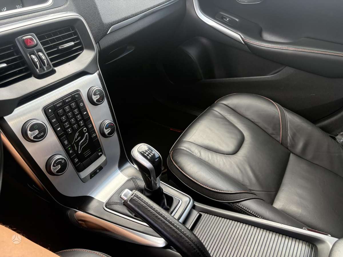 Volvo V40, 2.0 l., Хэтчбек