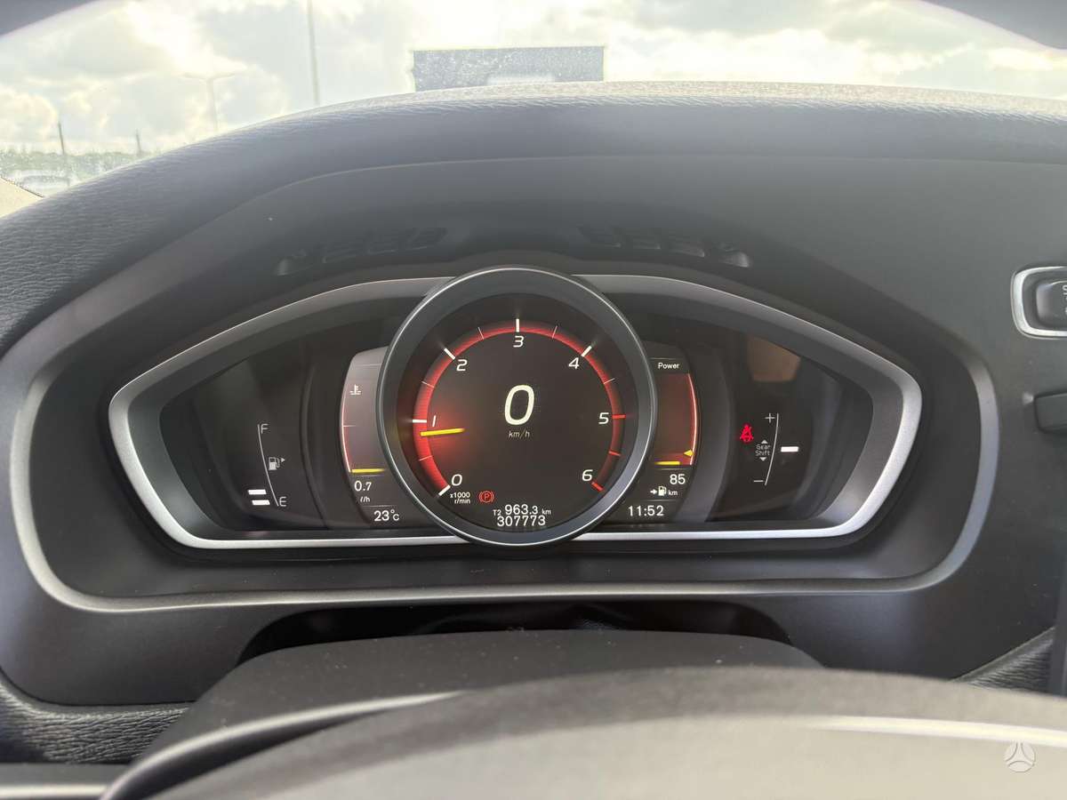 Volvo V40, 2.0 l., Хэтчбек