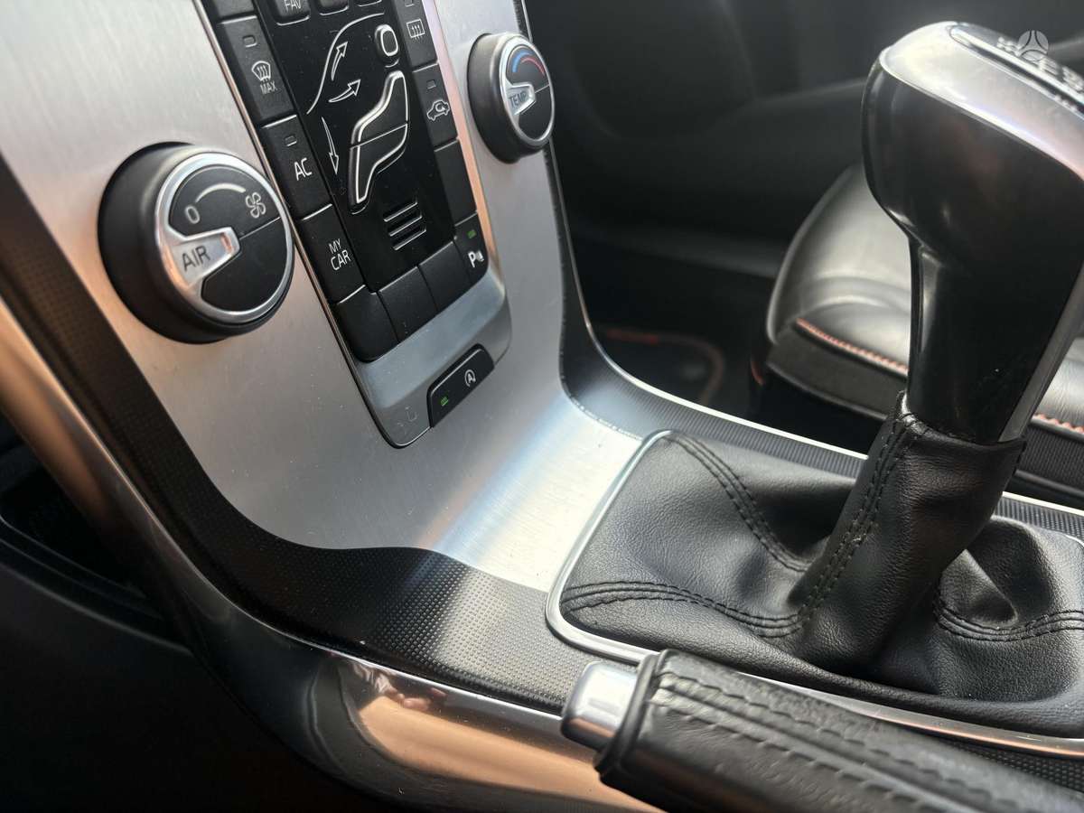 Volvo V40, 2.0 l., Хэтчбек