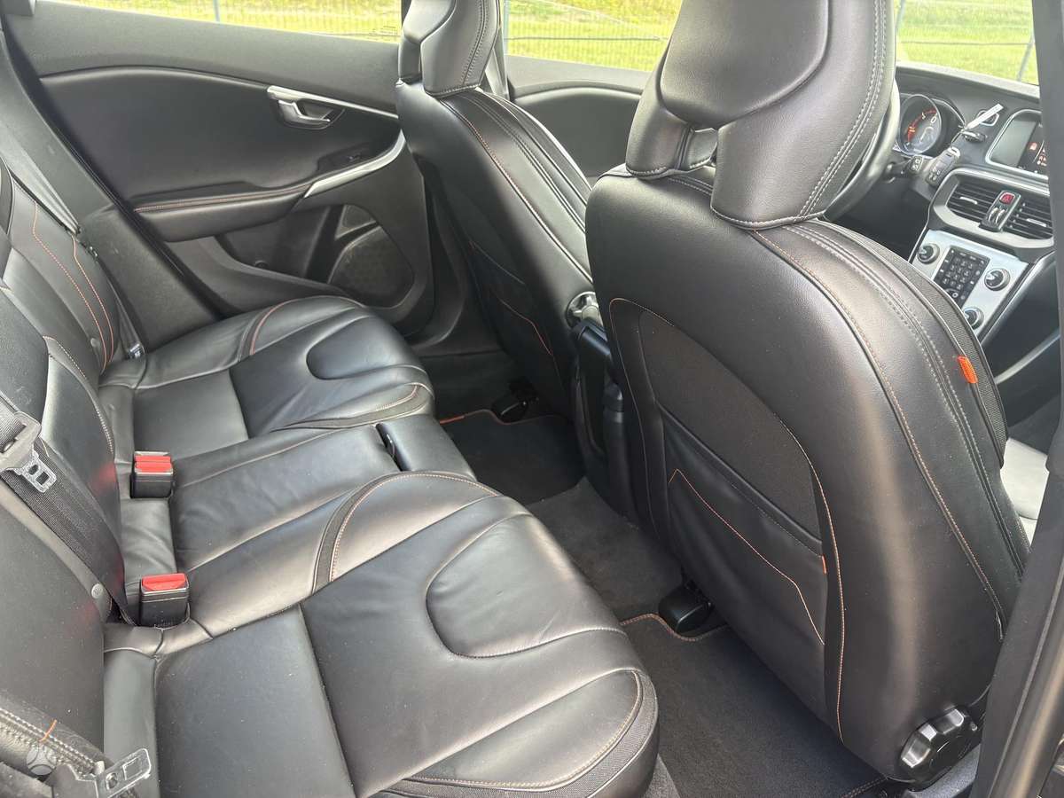 Volvo V40, 2.0 l., Хэтчбек