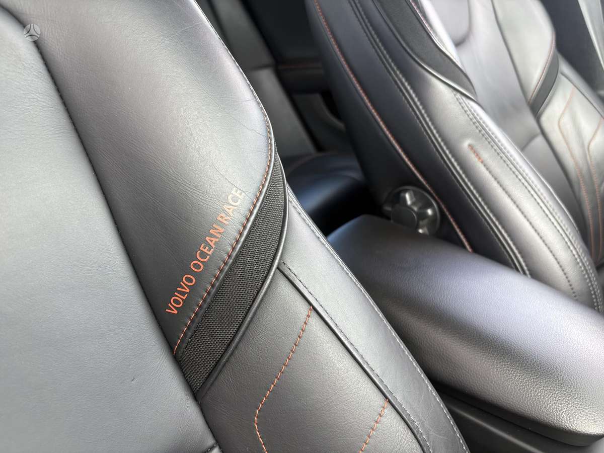 Volvo V40, 2.0 l., Хэтчбек