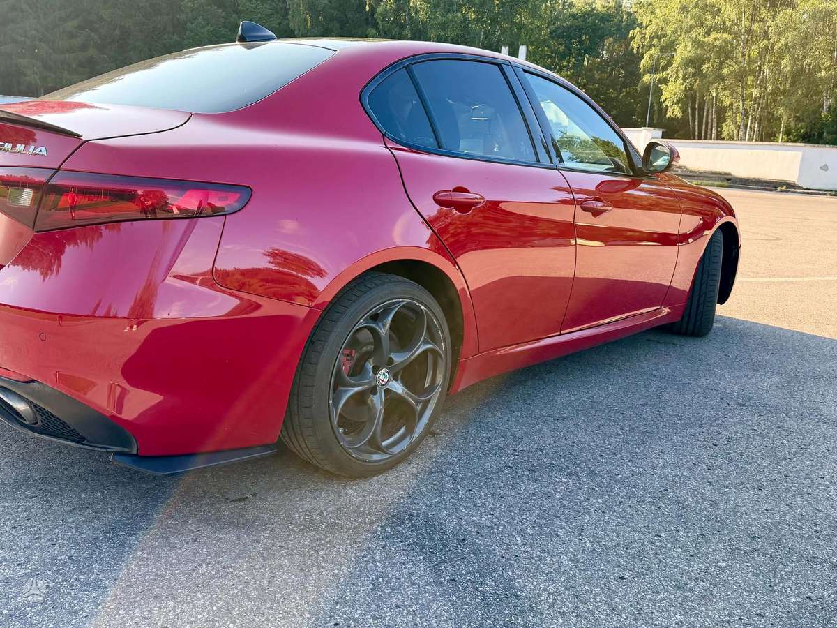 Alfa Romeo Giulia, 2.0 l., Седан