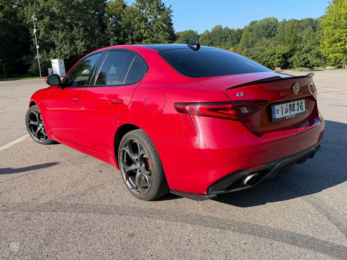 Alfa Romeo Giulia, 2.0 l., Седан