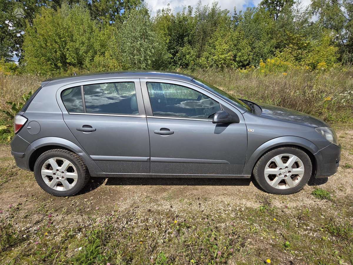 Opel Astra, 1.7 l., hatchback