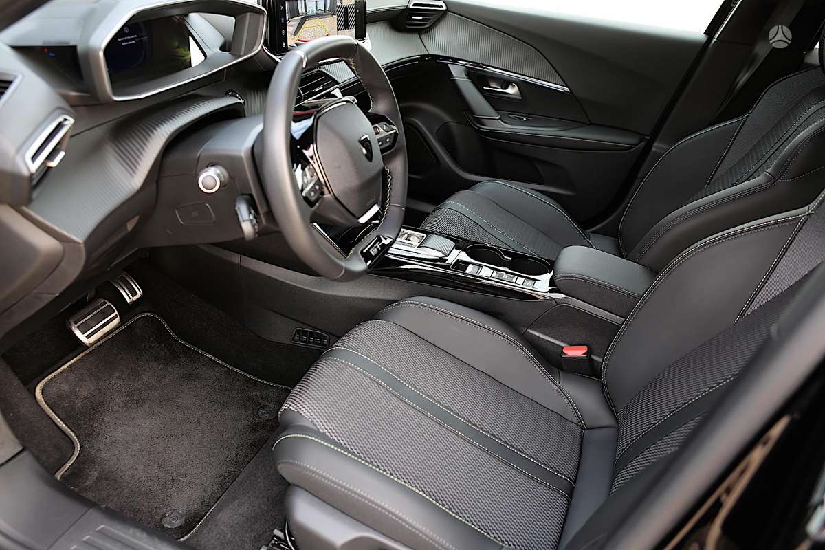 Peugeot 2008 - 8