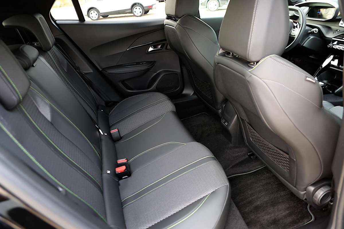 Peugeot 2008 - 12