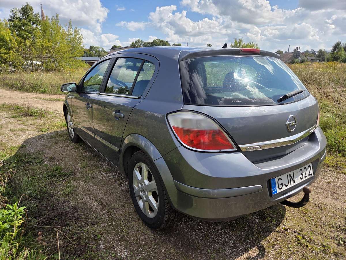 Opel Astra, 1.7 l., hatchback