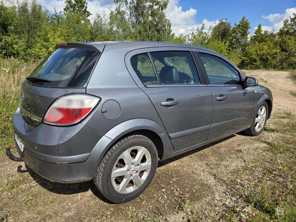 Opel Astra, 1.7 l., hatchback