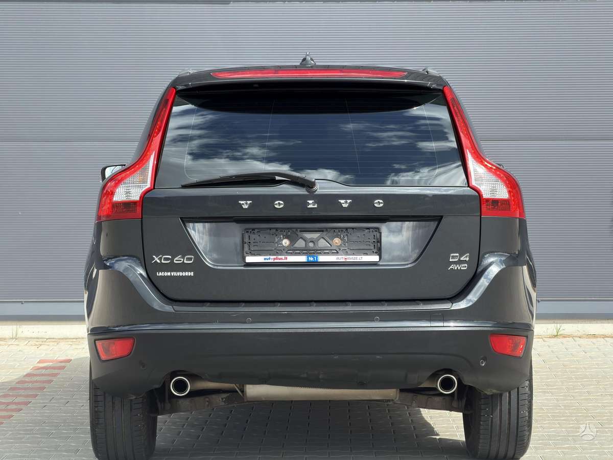 Volvo XC60, 2.4 l., off-road / crossover