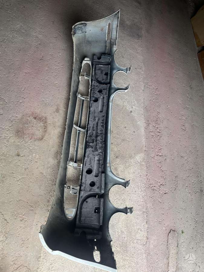 Jaguar XJ salono detalės