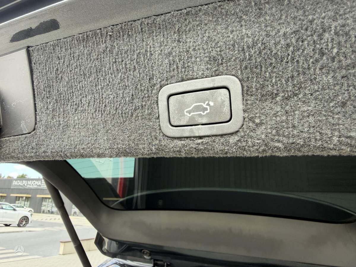 Volvo XC60, 2.4 l., off-road / crossover
