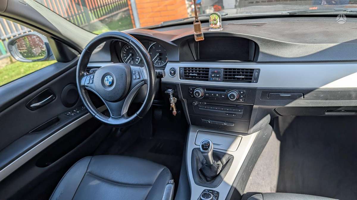 BMW 318, 2.0 l., universalas