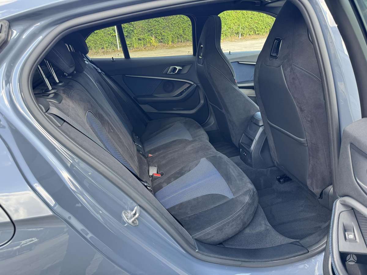 BMW 120, 2.0 l., hatchback
