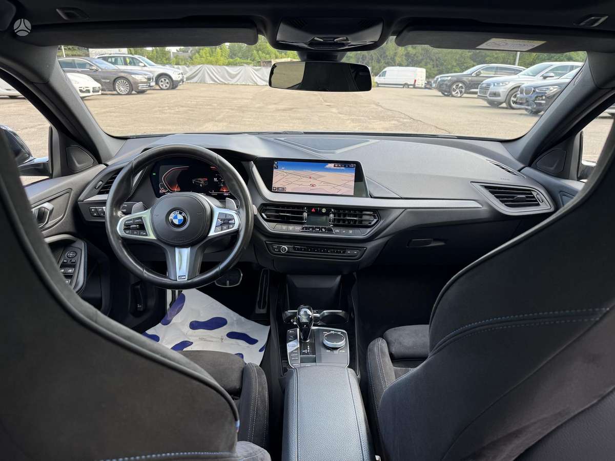 BMW 120, 2.0 l., hatchback