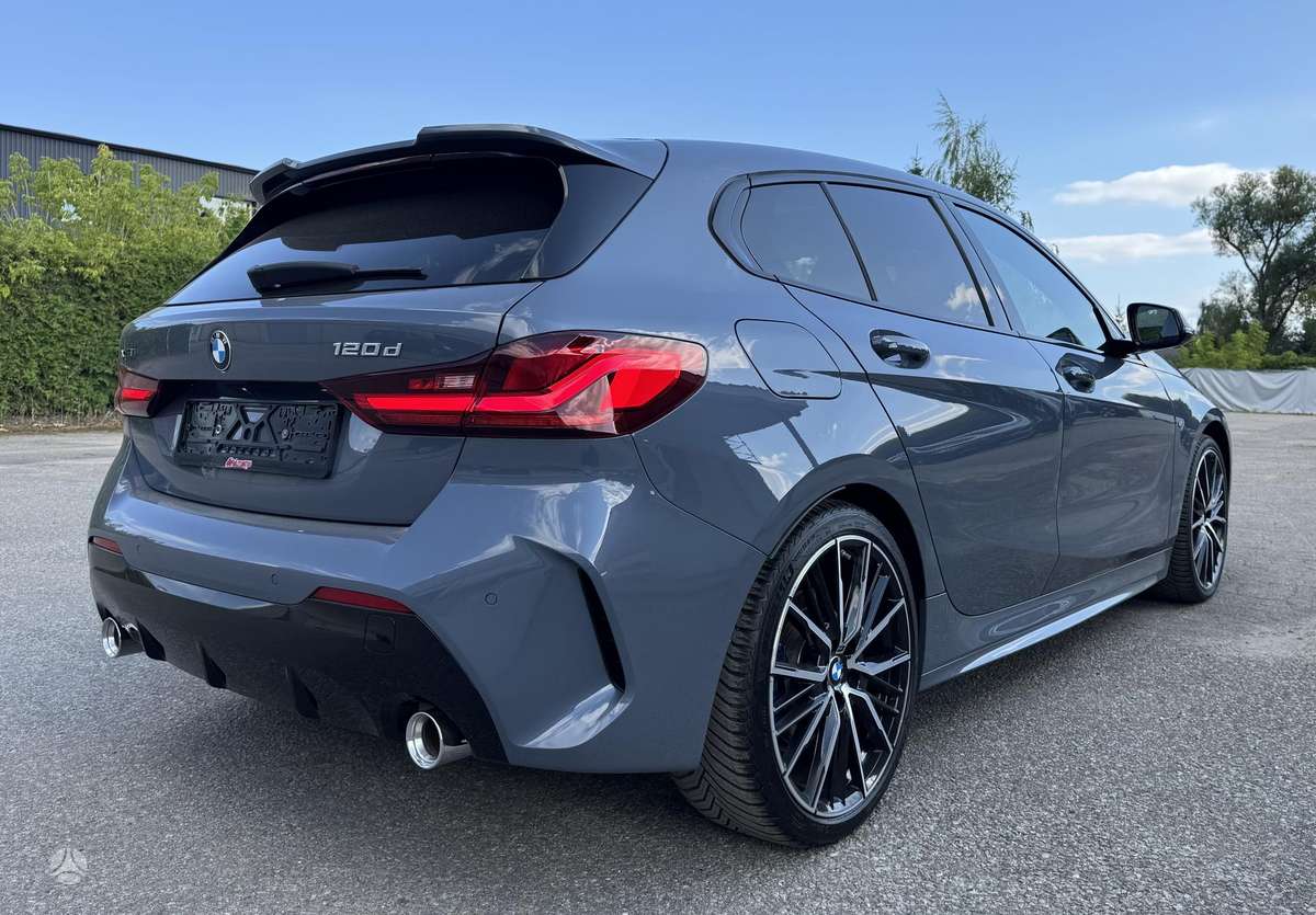 BMW 120, 2.0 l., hatchback