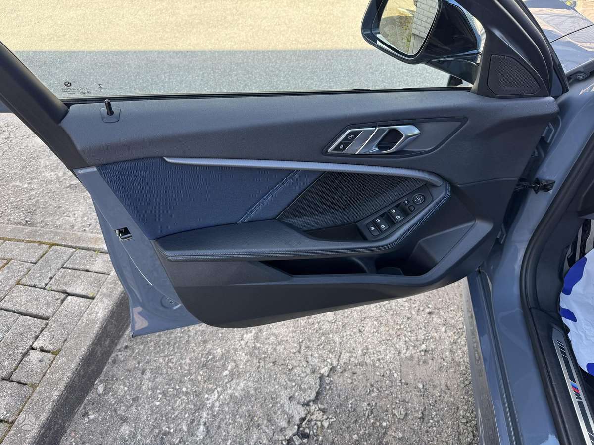 BMW 120, 2.0 l., hatchback