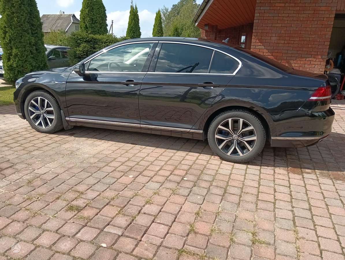 Volkswagen Passat - 8