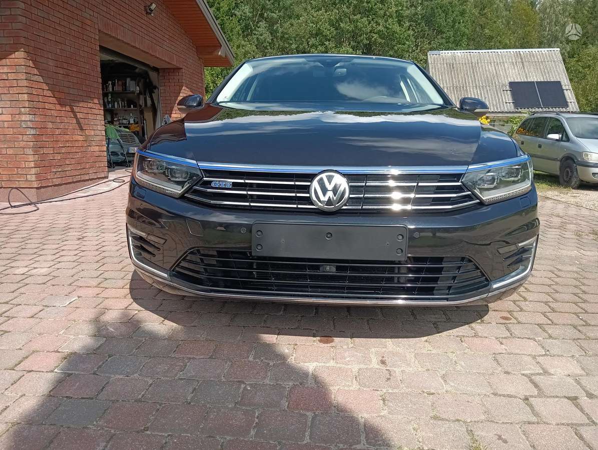 Volkswagen Passat - 2