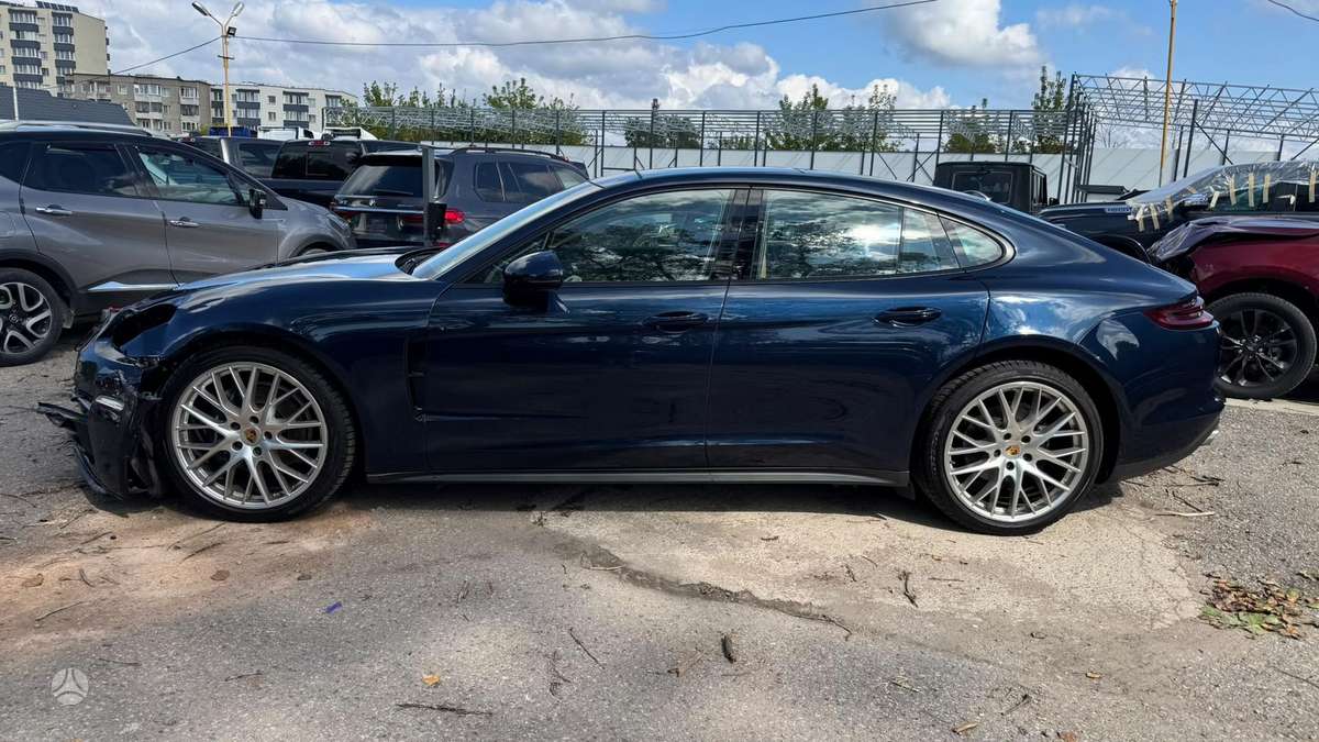 Porsche Panamera - 6