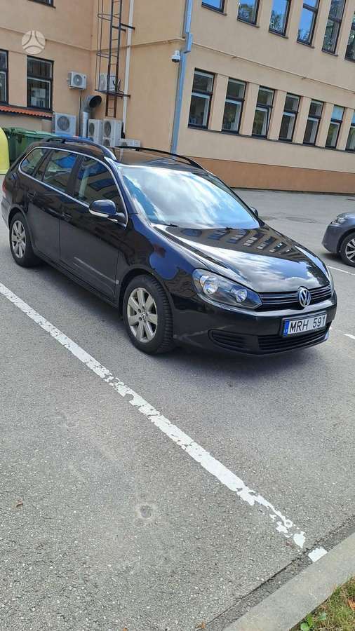 Volkswagen Golf - 1