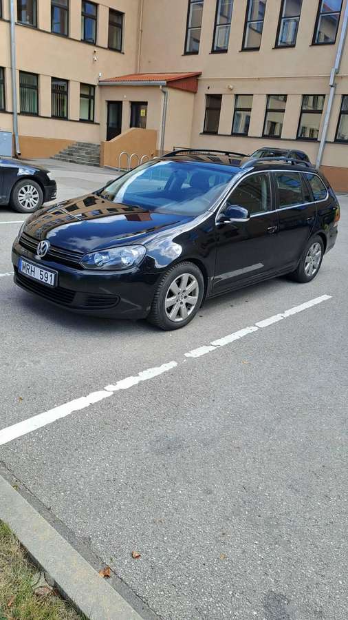 Volkswagen Golf - 6