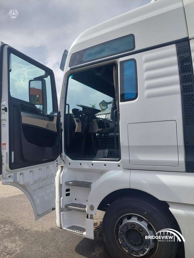 MAN TGX 18.500, double sleeper