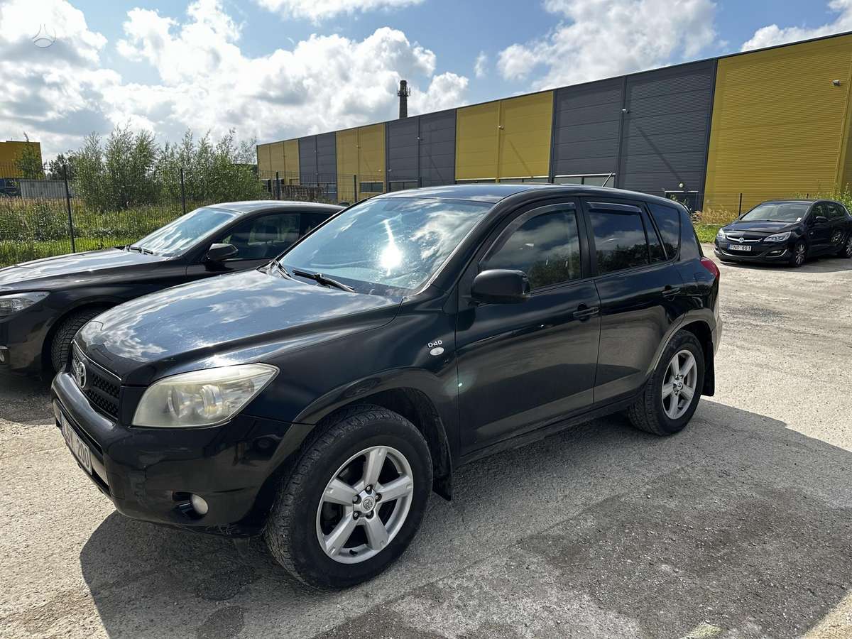 Toyota RAV4 - 1