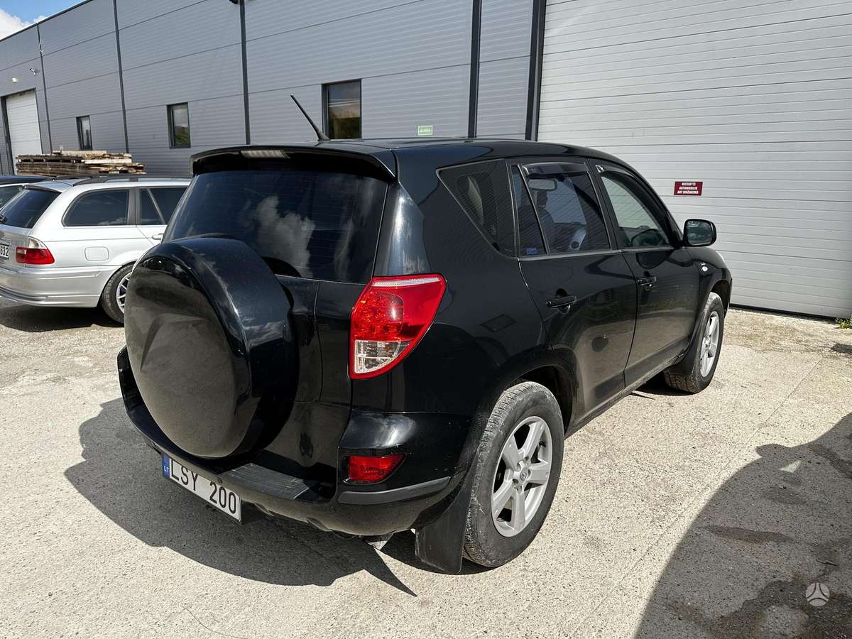 Toyota RAV4 - 4