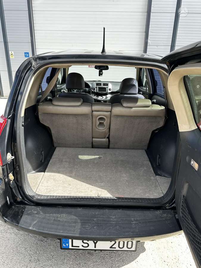Toyota RAV4 - 7