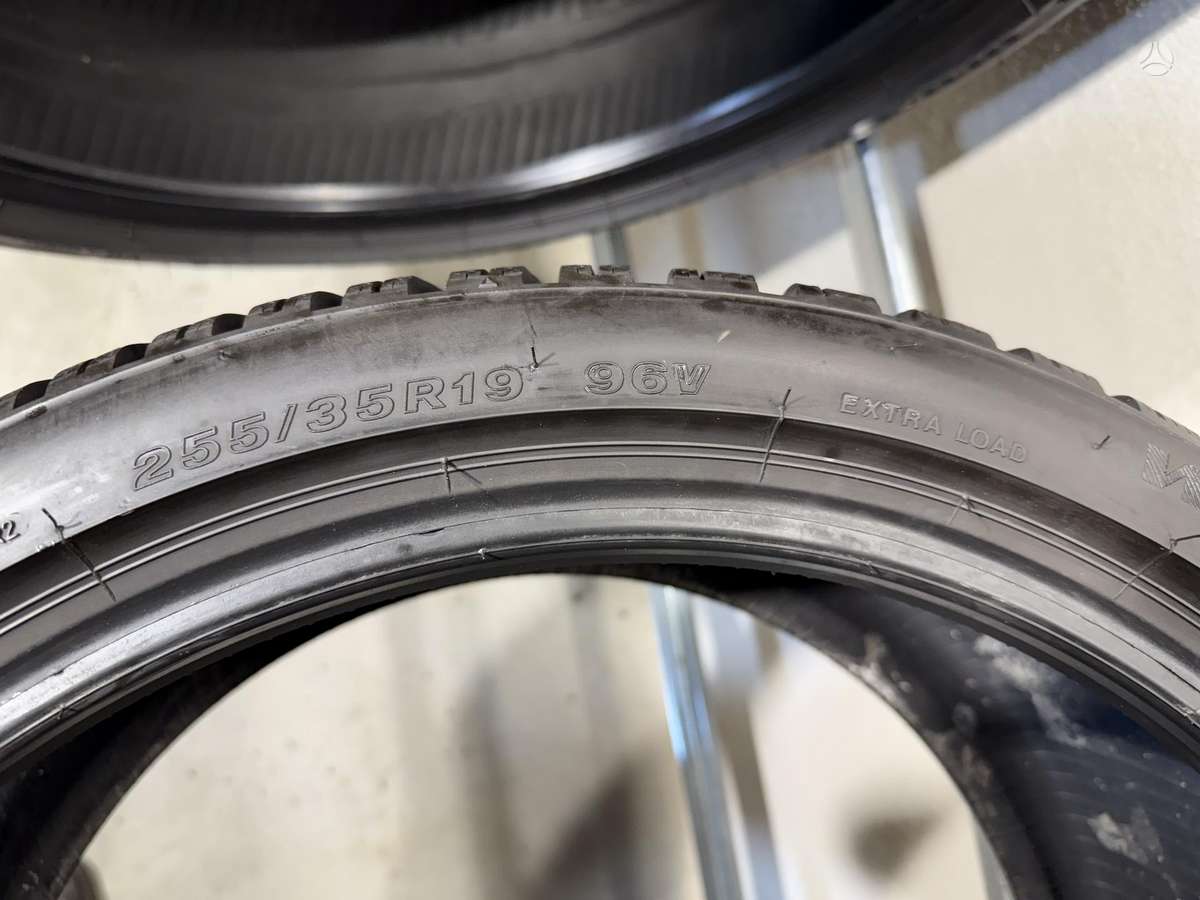 Firestone Winterhawk4/2023m, winter 255/35 R19
