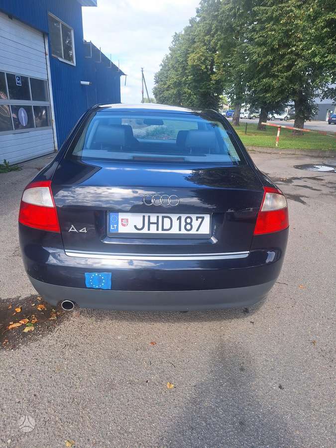Audi A4, 2.0 l., saloon / sedan