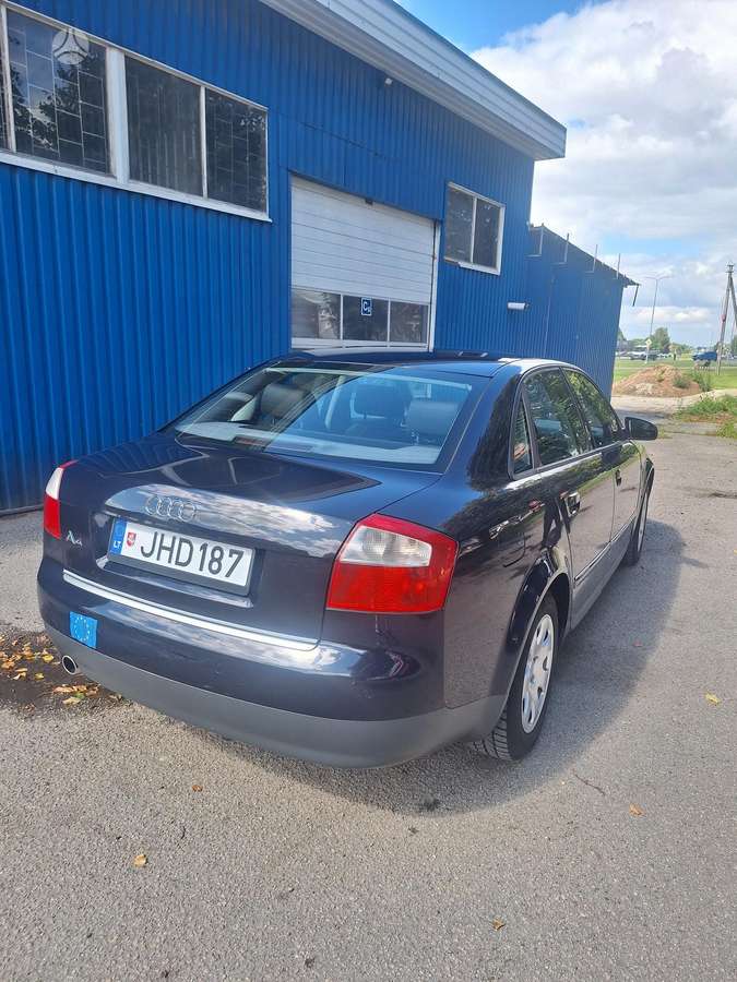 Audi A4, 2.0 l., saloon / sedan