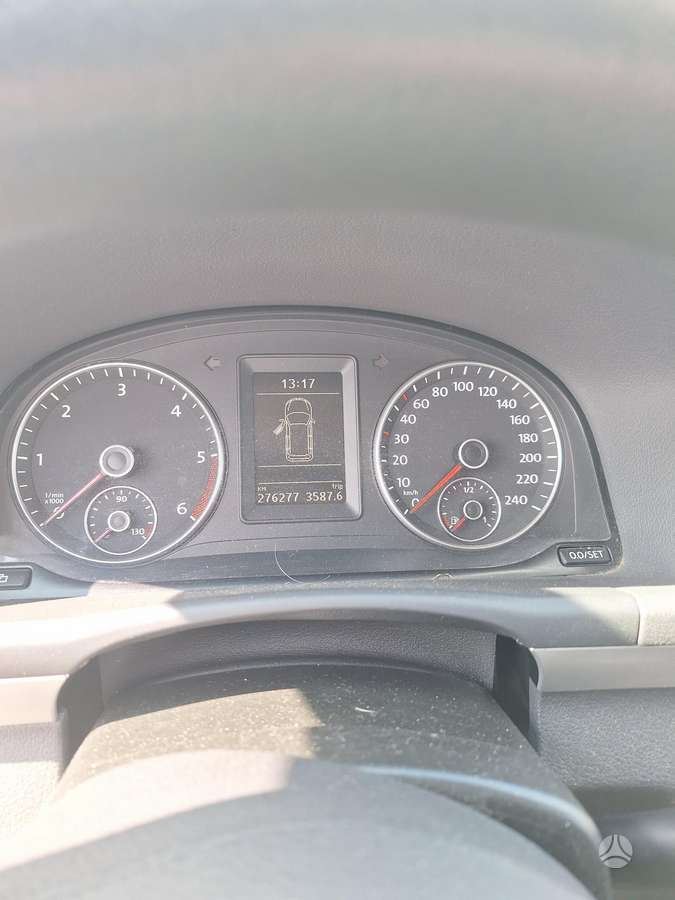 Volkswagen Touran - 11