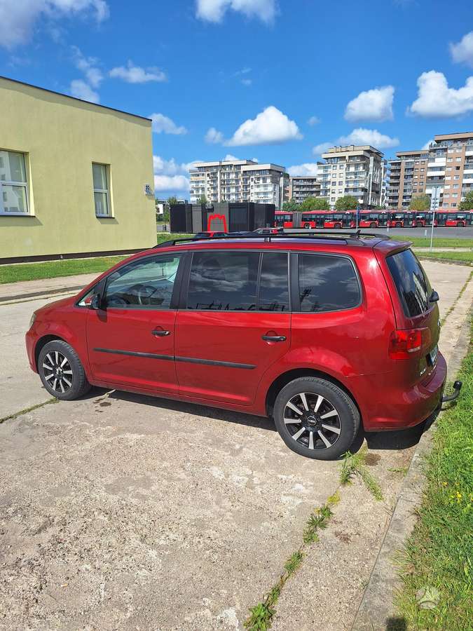 Volkswagen Touran - 8